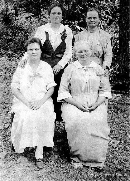 Adult Daughters of William A.H. & Margaret (Largen) Delap
